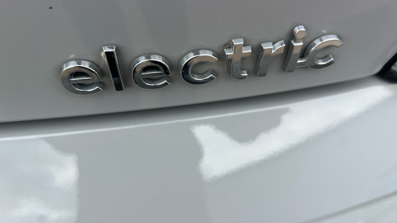 Hyundai KONA 100kW Premium 39kWh 5dr Auto Electric Hatchback